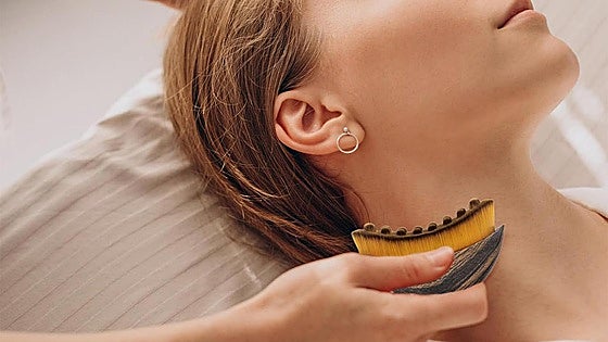 Cepillos para deshinchar la cara, la última moda 'beauty' que divide a las expertas en belleza