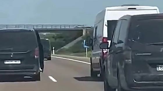 Dos detenidos por el acoso a una autocaravana del Atlético en la A-66