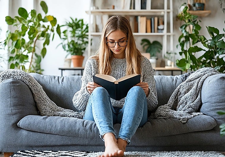 ¿Libro clásico o e-book'? Por qué tu cerebro prefiere el papel y la tinta a la pantalla