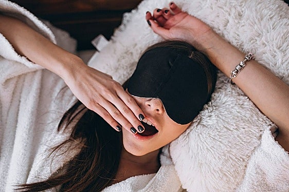 Consigue un descanso más reparador con estos antifaces para dormir
