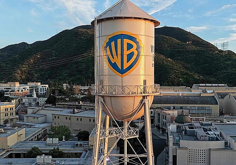 Los accionistas de Warner Bros. aceptan la compra por Paramount por más de 90.000 millones de euros