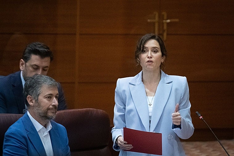 Ayuso se enfrenta a Vox por la prioridad nacional: «Nadie deja atrás a ningún español»