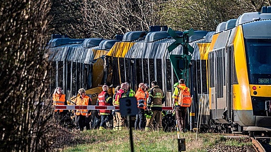 Un choque frontal entre dos trenes en Copenhague deja al menos cuatro personas en estado crítico