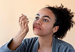 Sérum revitalift filler L'Oréal Paris: rellena e ilumina la piel en solo una hora