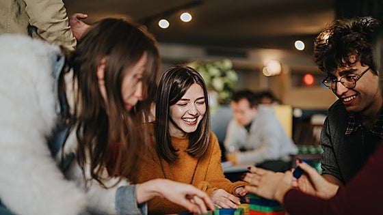 Por qué cada vez más adultos cambian el cubata por los dados
