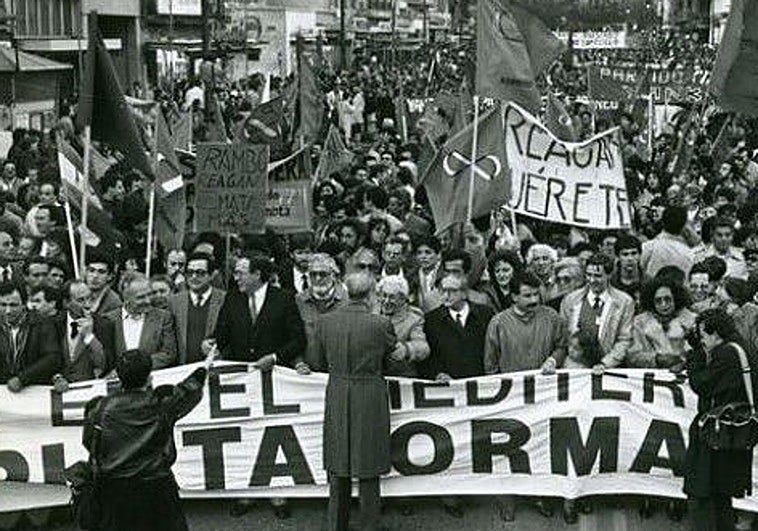 Del ‘no a la OTAN’ a La Moncloa, las siete vidas de Izquierda Unida