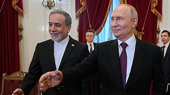 Rusia recibe al canciller iraní para mostrar su apoyo a Teherán