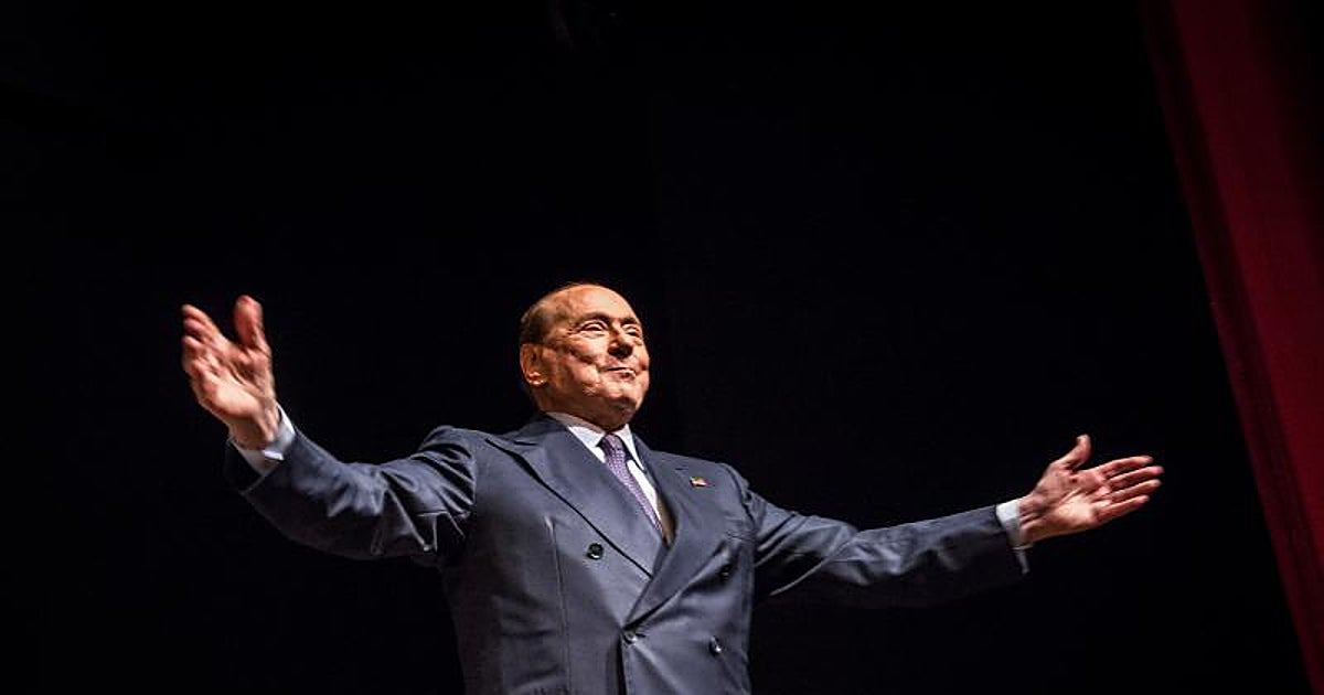 Berlusconi'nin diş hijyenistinin affı şimdi İtalya'da hükümet krizine yol açıyor
