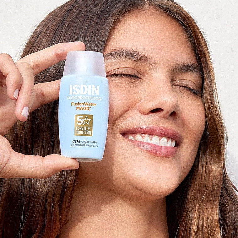 Piel suave, sin brillos y protegida del sol con ISDIN Fusion Water Magic