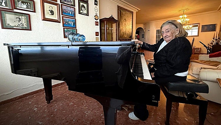 La primera productora de pop español rompe su silencio desde su refugio en Málaga