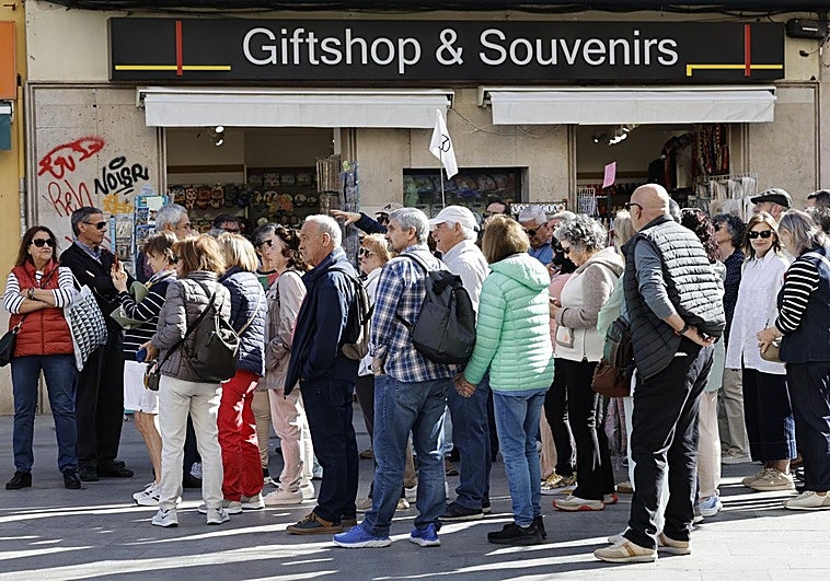 España recibe 6,8 millones de turistas extranjeros en marzo, un máximo histórico