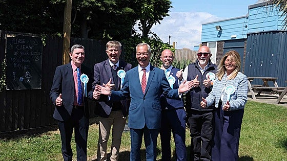 El avance del ultra Farage marca las elecciones locales en Reino Unido