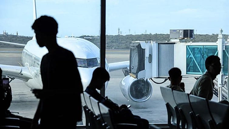 Las aerolíneas afrontan sobrecostes milmillonarios por el queroseno y ven peligrar sus beneficios