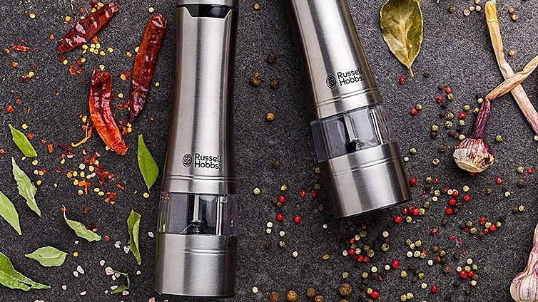 Estos molinillos eléctricos de pimienta y sal son perfectos para condimentar tus platos sin esfuerzo