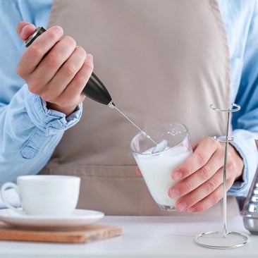 Espumadores de leche, el accesorio imprescindible para amantes del café y los capuchinos