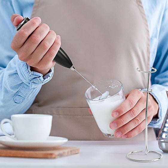 Espumadores de leche, el accesorio imprescindible para amantes del café y los capuchinos