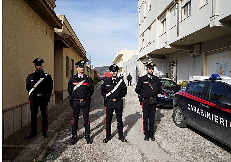 Un conductor arrolla a una decena de personas en Módena y acuchilla al hombre que logra detenerlo