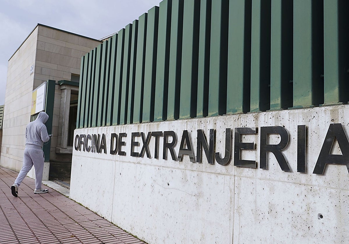 España es el país de la UE que más inmigrantes atrae... y el que menos retiene