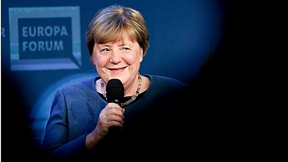 Merkel apoya los recortes de Merz «para que los jóvenes puedan cobrar su pensión»