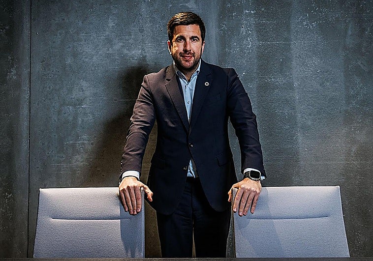 Enrique Riquelme confirma que tiene el aval y aplaza su decisión «dos o tres días»