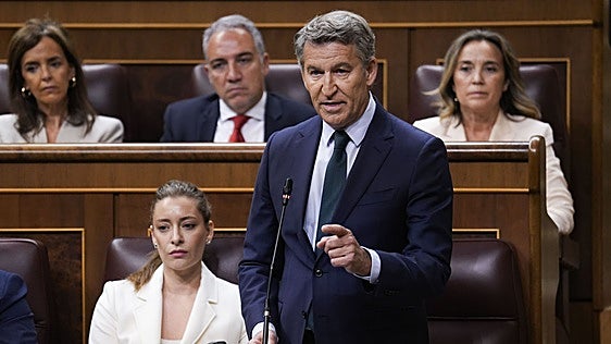 Feijóo coquetea con la moción de censura y mira a los socios de Sánchez: «Tienen que mover ficha»