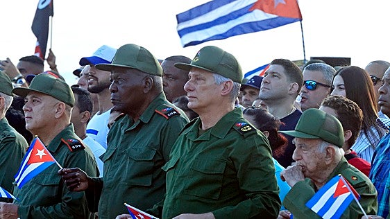 El régimen cubano se da un baño de masas para arropar a Raúl Castro