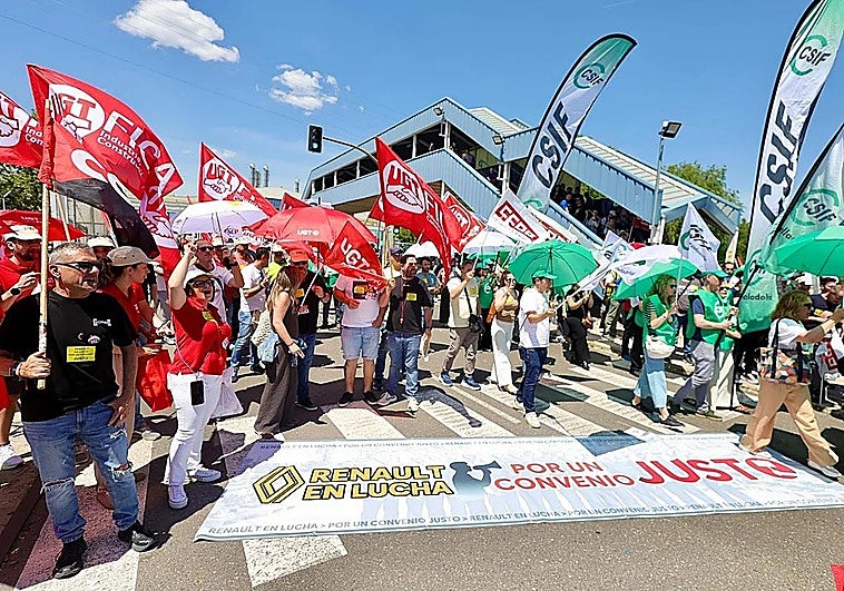 Los trabajadores de Renault paran las fábricas con una protesta masiva «por un convenio justo»