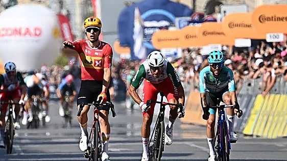 La fuga de Fredrik Dversnes arruina el domingo a los sprinters