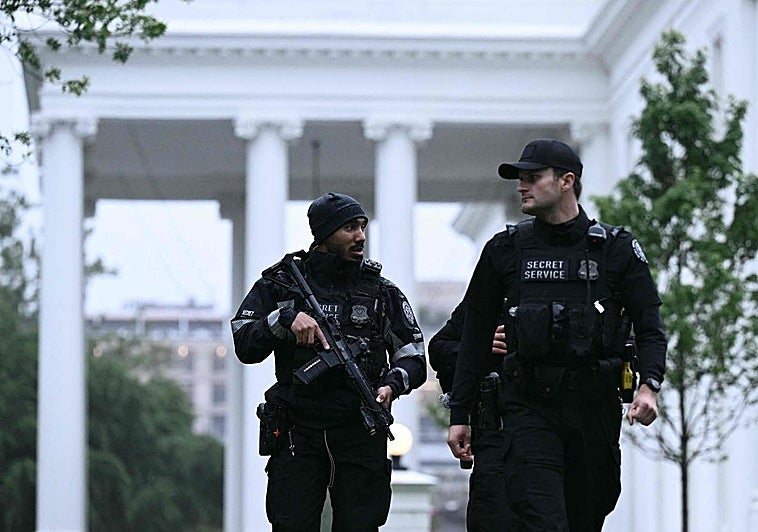 Evacuada la zona norte de la Casa Blanca tras escucharse disparos en las inmediaciones
