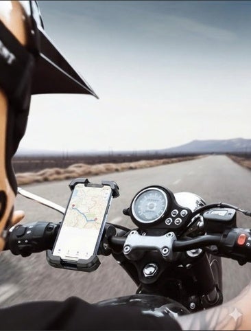 Lleva tu teléfono de forma segura en tus salidas en moto o bici con estos soportes de móvil