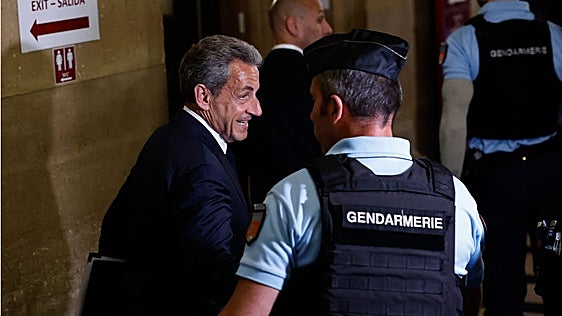 La defensa de Sarkozy tacha de «novela grotesca» la acusación por la financiación libia de su campaña
