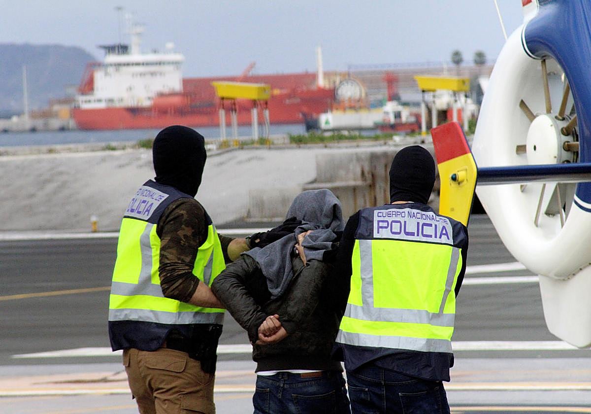 La Policía Nacional detiene a 10 personas en una macrooperación contra el yihadismo en varias provincias españolas