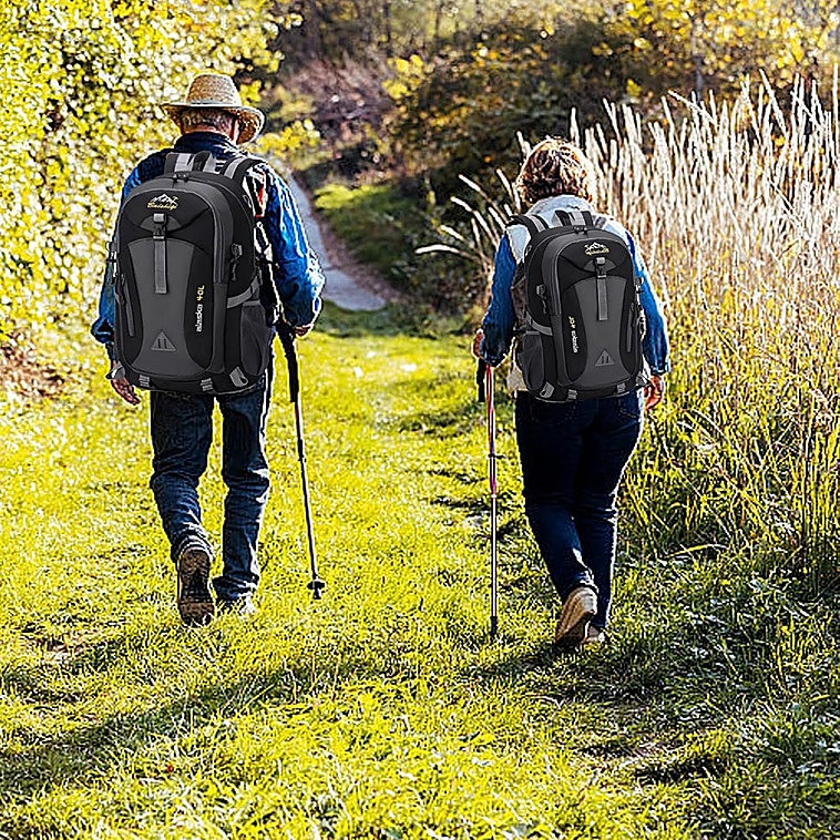 Desde rutas sencillas a hacer el Camino de Santiago: no te pierdas estas mochilas para andar