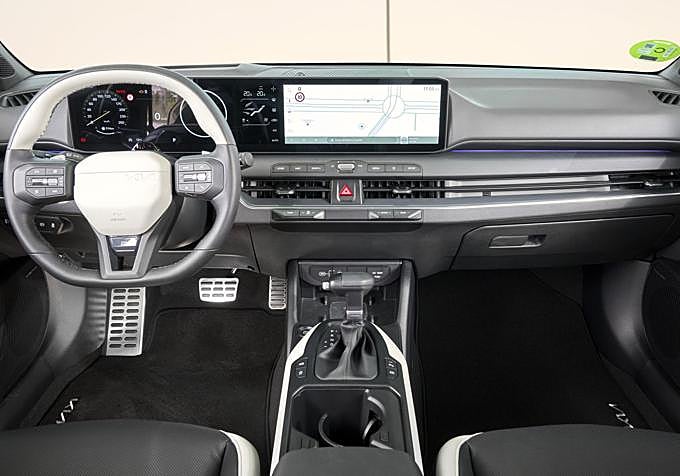 Interior del Kia K4.