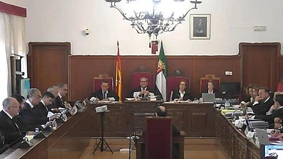 Los directores de los conservatorios confirman que solo oyeron rumores y defienden que David Sánchez trabajó mucho