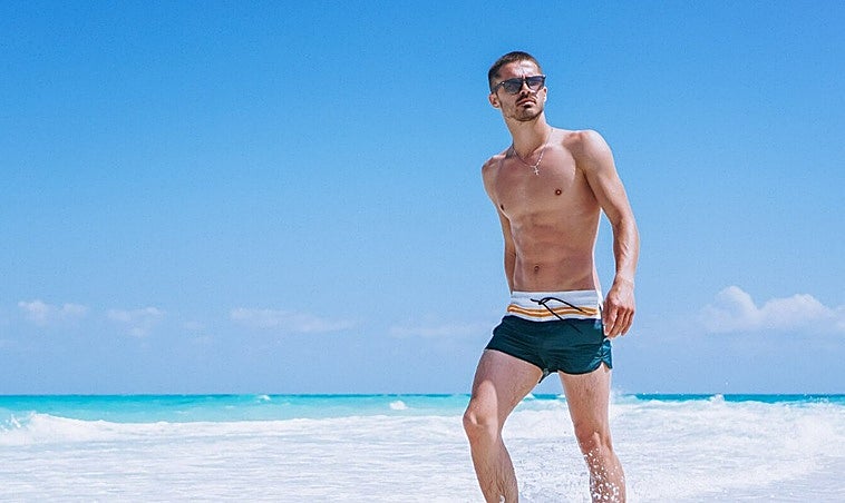 Los mejores bañadores de hombre para disfrutar de la playa y la piscina con mucho estilo