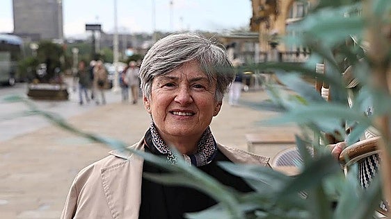 «Un heterónimo te permite abordar un nuevo estilo y una nueva personalidad de autora»