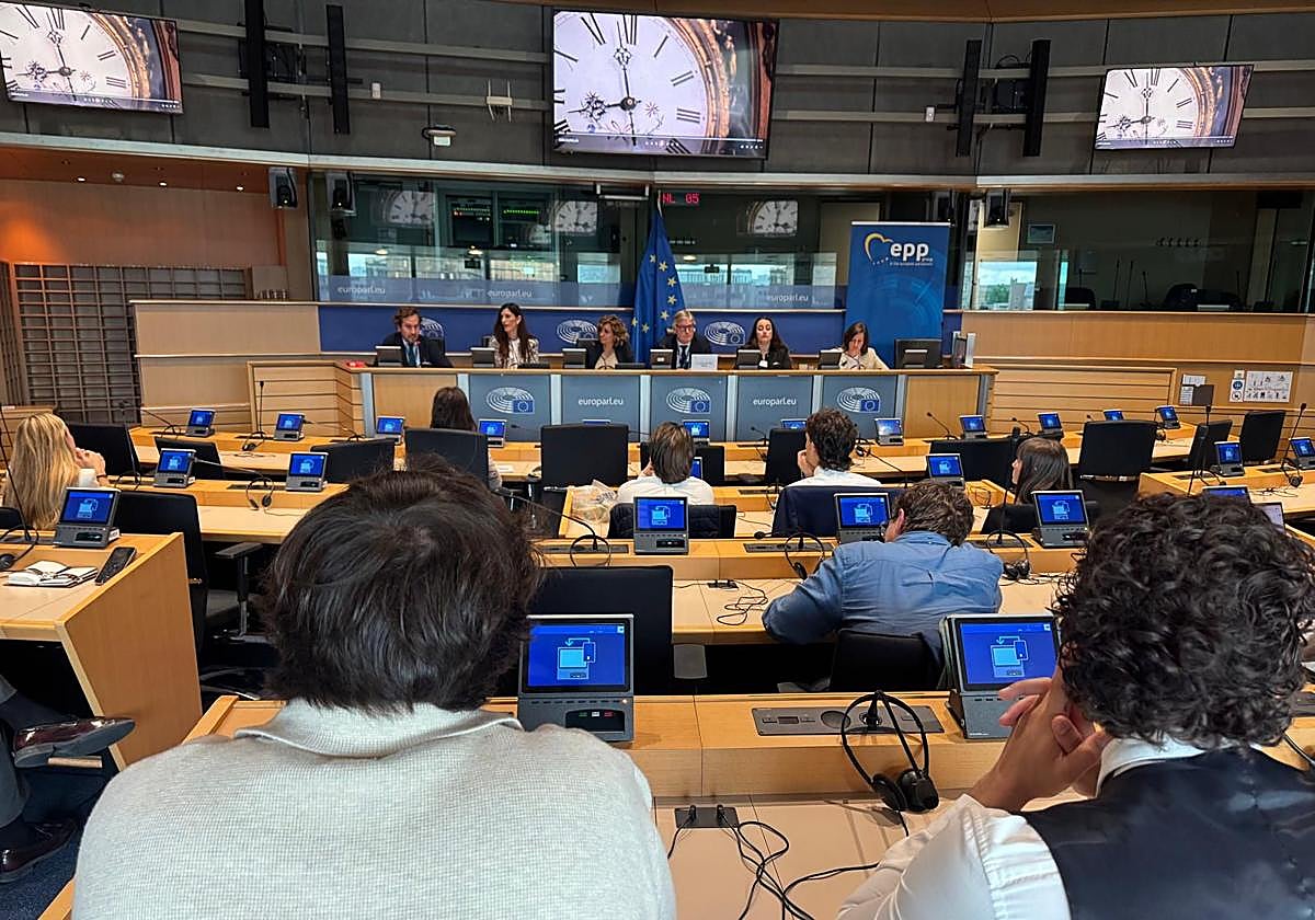 El Parlamento Europeo proyecta el documental ‘Los nietos del silencio’, con testimonios de víctimas de ETA