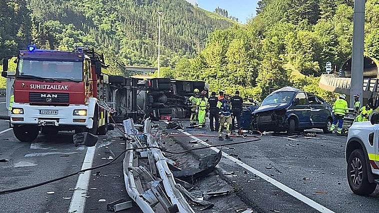 Cinco policías forales de Navarra fallecen en el grave accidente en Gipúzcoa
