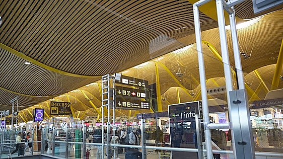 España se libra de la caída del tráfico aéreo europeo debido a la guerra en Irán