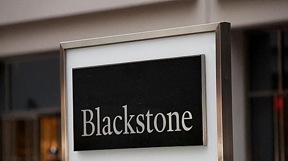 Blackstone limita las retiradas de su fondo estrella de crédito privado al 5%
