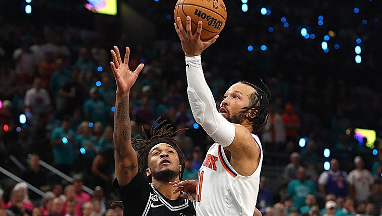 Los indomables Knicks abren las Finales de la NBA arrebatándoles el factor cancha a los Spurs