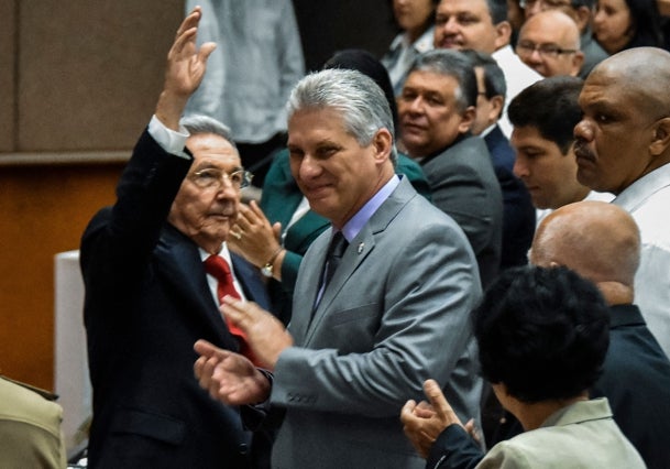 Raúl Castro con Miguel Díaz-Canel.