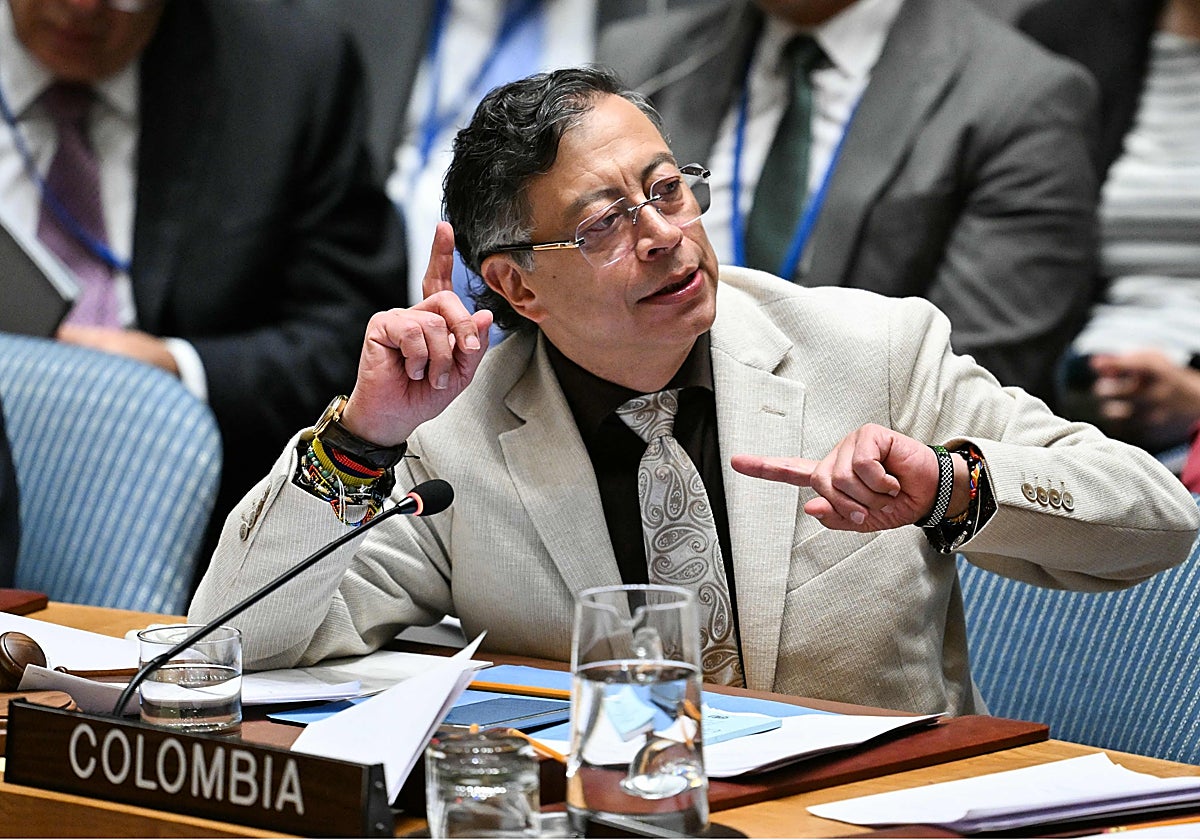 Petro es suspendido como presidente de Colombia de forma pro