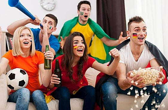 El kit definitivo para el Mundial: 10 gadgets virales para montar la 'quedada' perfecta en tu salón