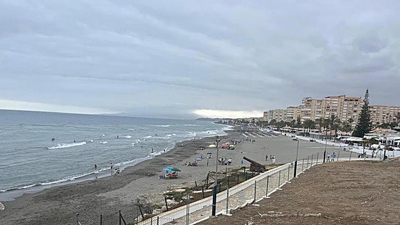 Mueren ahogados un hombre de 80 años y una mujer de 75 en una playa de Torrox