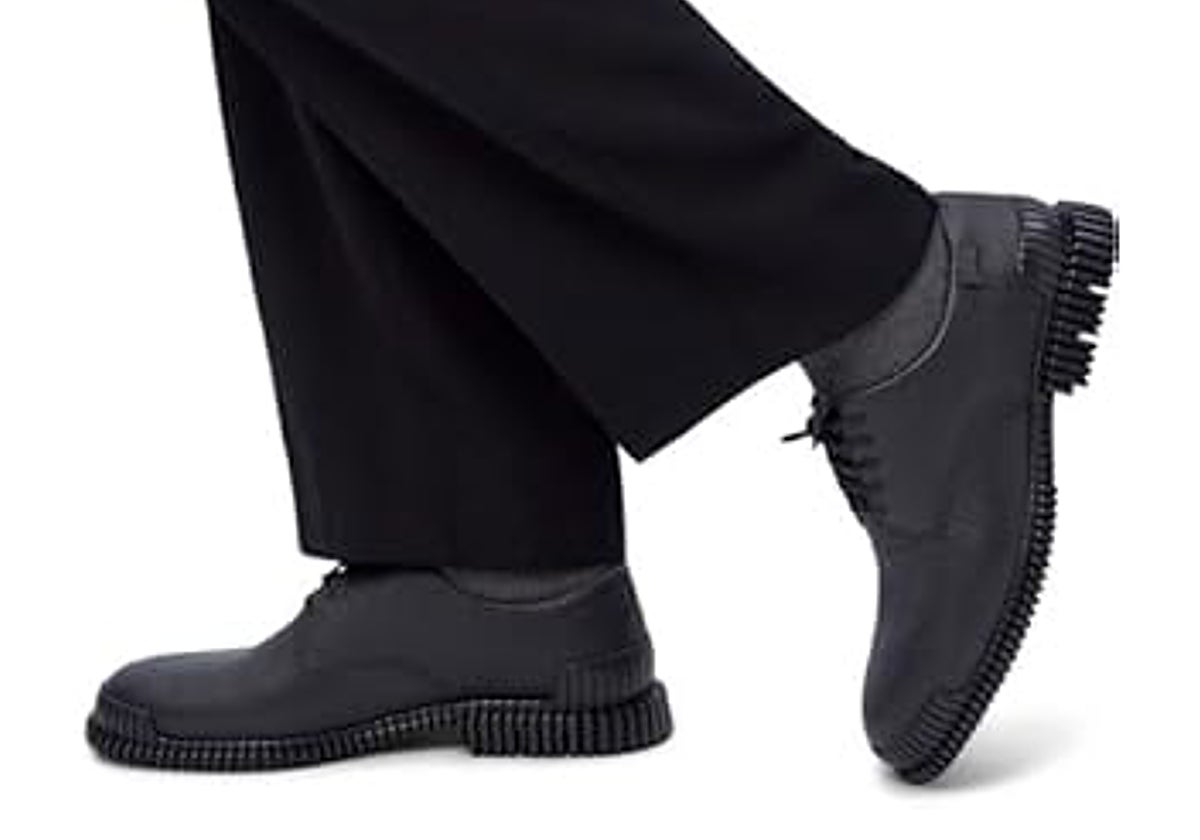 Los zapatos Camper pix k101076 para hombre combinan elegancia y comodidad