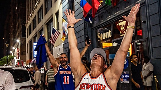 Nueva York explota: los Knicks ganan por fin la NBA