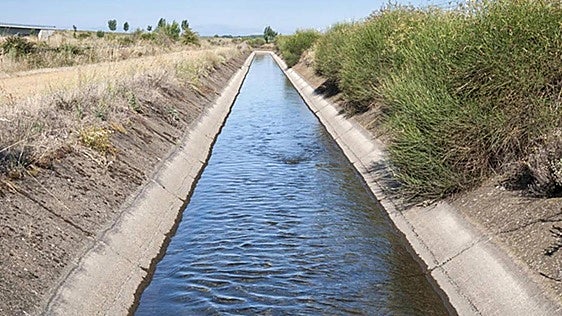 Herido grave un menor de 2 años al sufrir un ahogamiento tras caer a un canal en la provincia de Badajoz