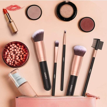 Estas brochas antibacterianas reducen lavados diarios y facilitan tu rutina de belleza